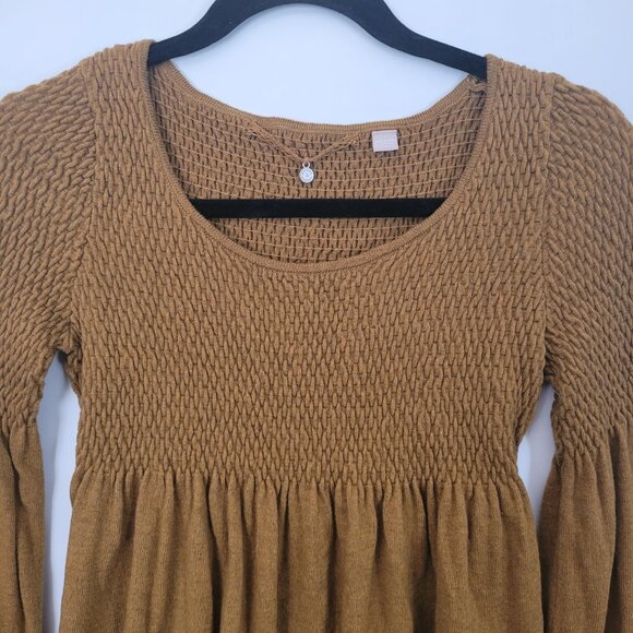 ANTHROPOLOGIE KNITTED & KNOTTED Sweater Size S Golden Tan  Babydoll Smocked - Picture 2 of 10